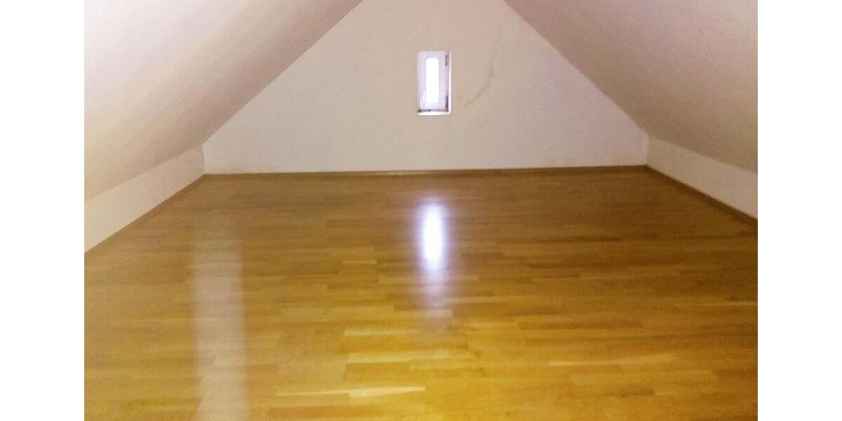 Dachgeschoßwohnung Rottenburg an der Laaber - 3 Zimmer, 90 m&sup2;, 930&euro; | Angebot:25365843