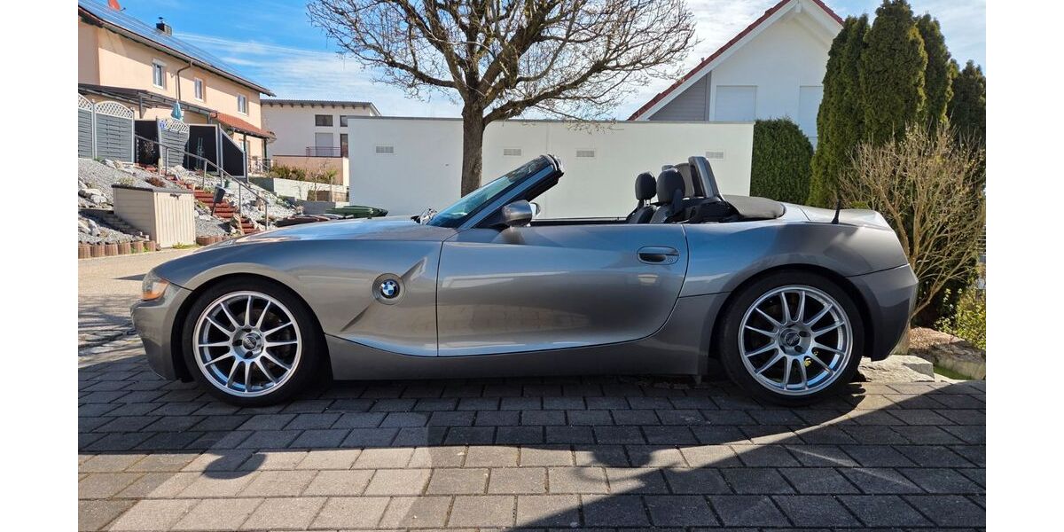 BMW Z4 232.821 km 9.500 &euro; Furth 84095