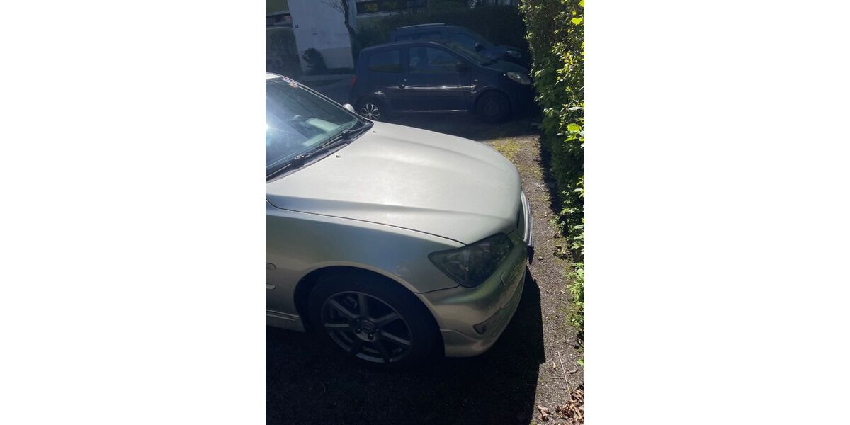 Lexus IS 200 185.000 km 8.500 &euro; Moosburg 85368