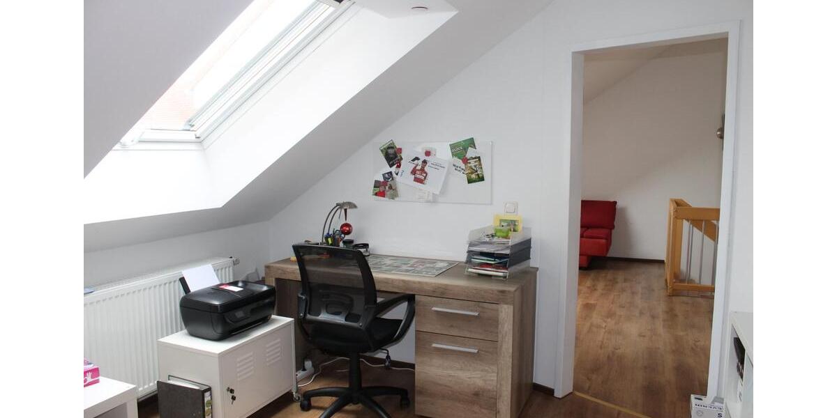 Etagenwohnung Adlkofen - 4 Zimmer, 65 m&sup2;, 330&euro; | Angebot:25641071