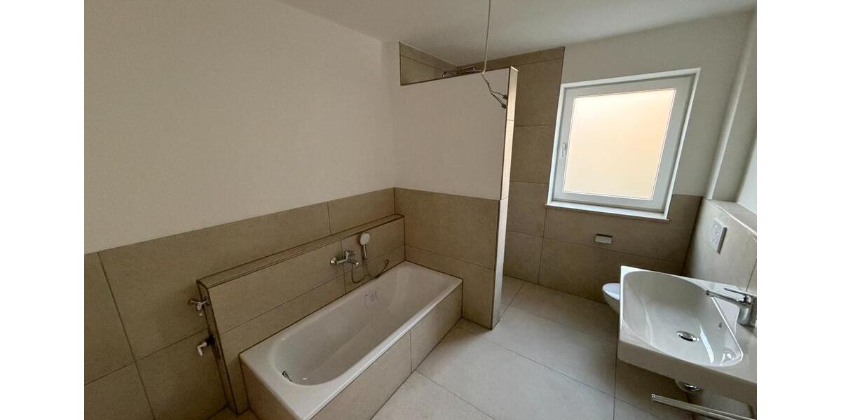 Etagenwohnung Dingolfing - 3.5 Zimmer, 99 m&sup2;, 1.150&euro; | Angebot:25860462