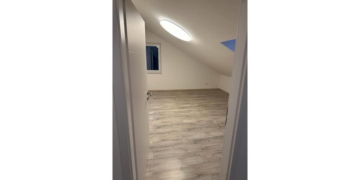 Dachgeschoßwohnung Frontenhausen - 2.5 Zimmer, 60 m&sup2;, 700&euro; | Angebot:25782838