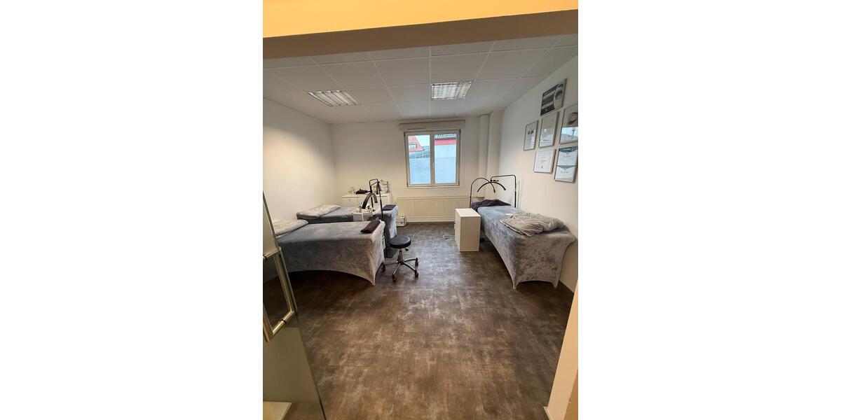 Gewerbeobjekt Altdorf - 700&euro; | Angebot:25651110