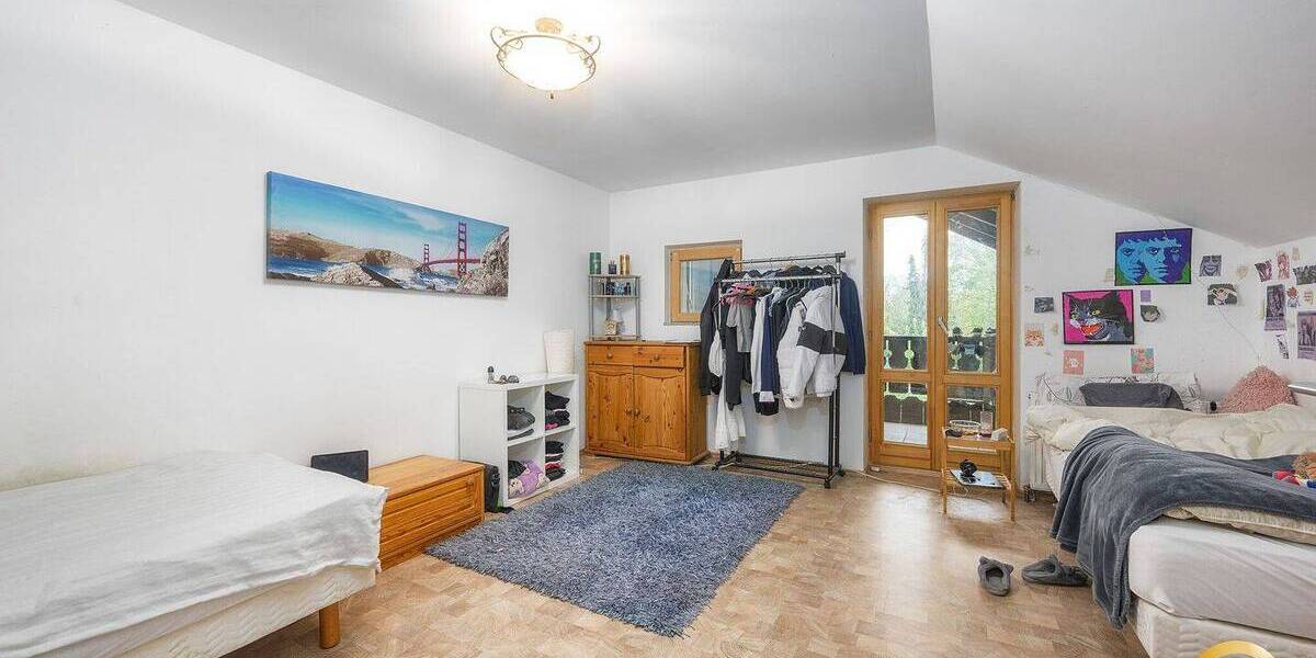 Einfamilienhaus Bruckberg - 8 Zimmer, 250 m&sup2;, 850.000&euro; | Angebot:25800218