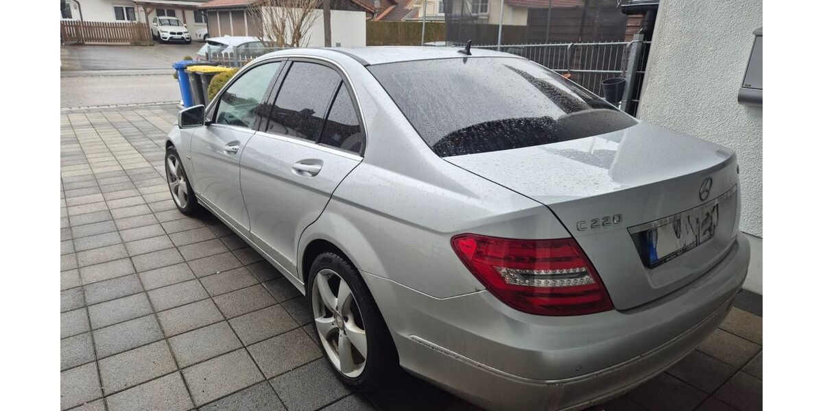 Mercedes-Benz C 220 186.447 km 9.400 &euro; Dingolfing 84130
