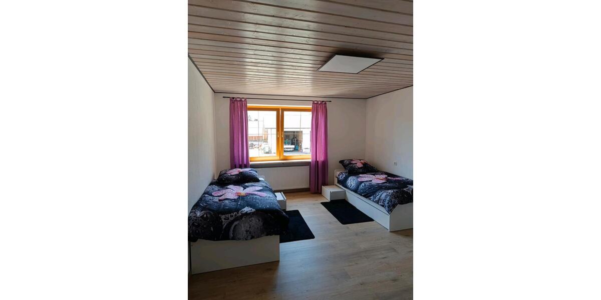 Erdgeschoßwohnung Ergoldsbach Langenhettenbach - 2 Zimmer, 111 m&sup2;, 25&euro; | Angebot:24867777