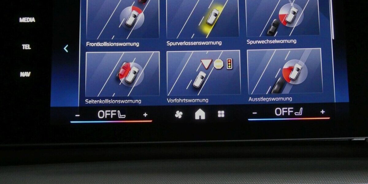 BMW X1 23d xDrive x-Line AHK,360°,HUD NP: 66.560 22.100 km 42.590 &euro; Landshut 84030