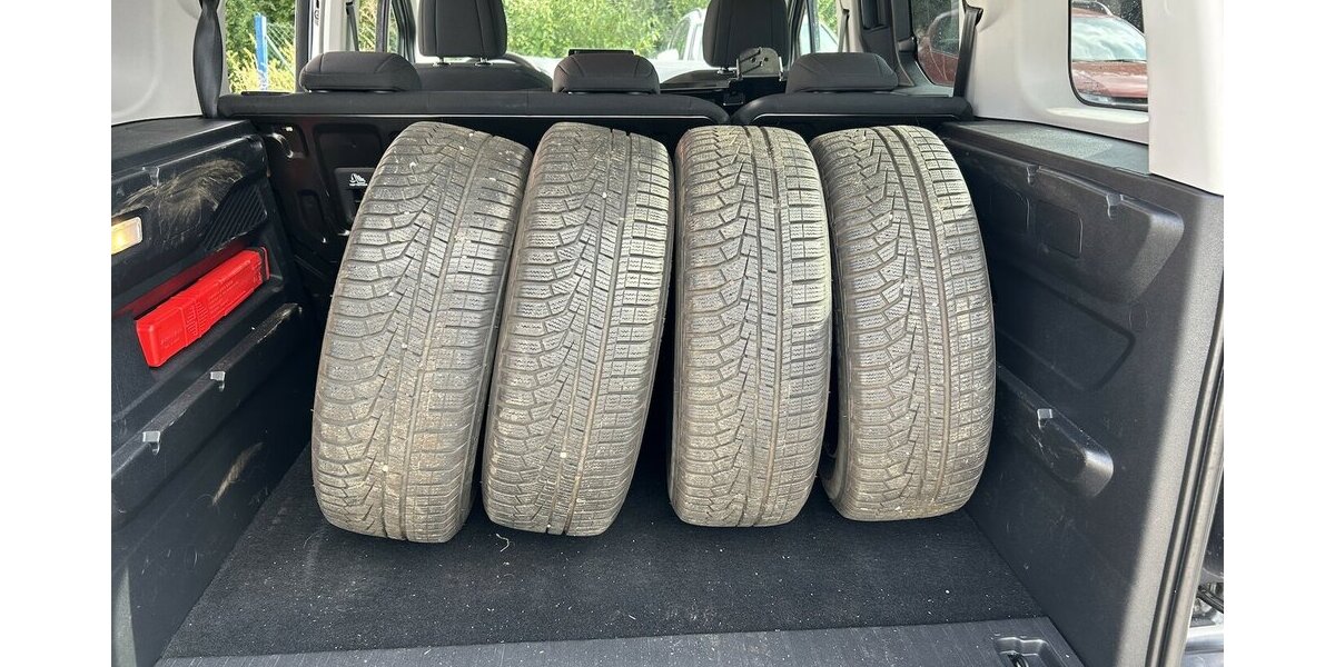 Opel Combo 1.2i Edition 1.HAND Tempomat DAB PDC 54.200 km 15.850 &euro; Altdorf 84032