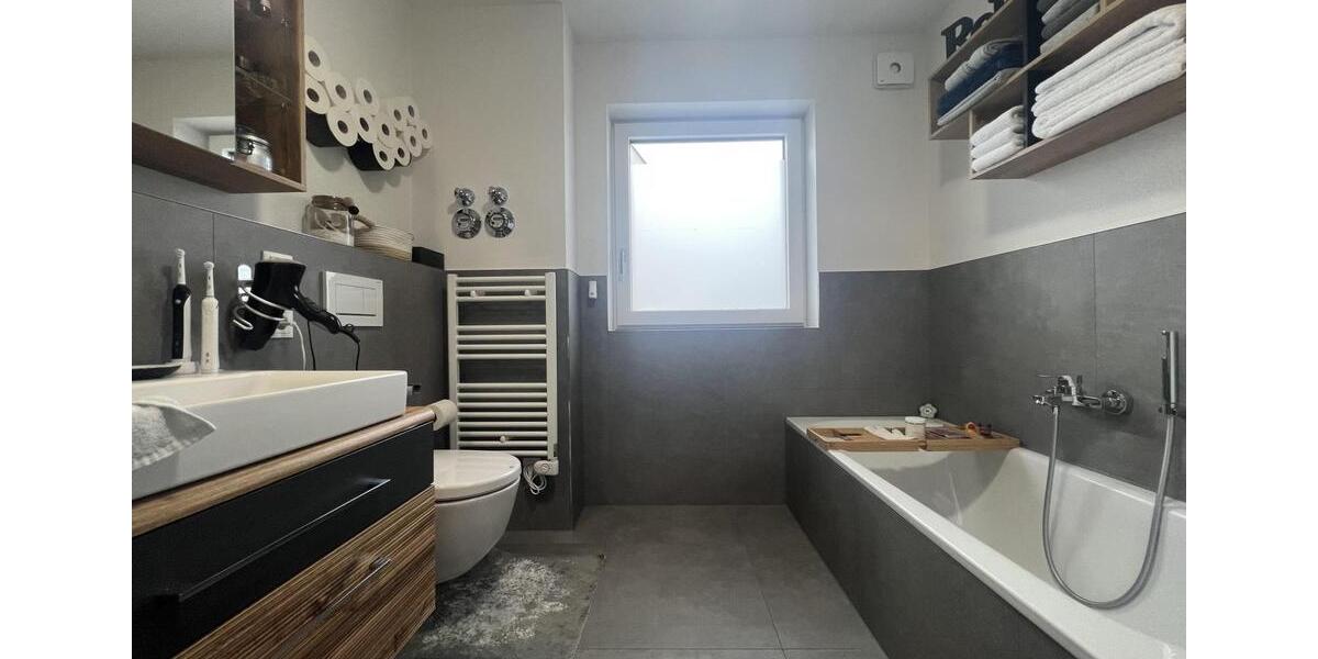 Etagenwohnung Ergolding - 3 Zimmer, 82 m&sup2;, 1.300&euro; | Angebot:25757420