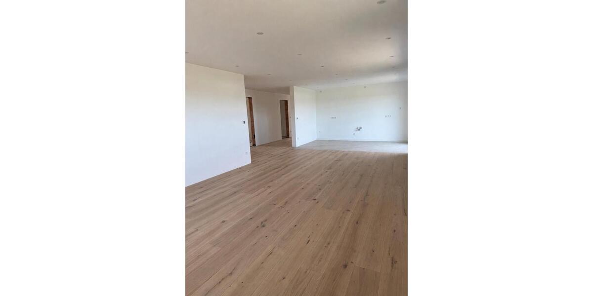 Etagenwohnung Ergolding - 4 Zimmer, 130 m&sup2;, 2.150&euro; | Angebot:26560529