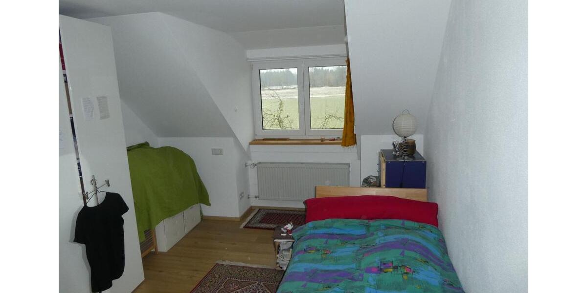 Dachgeschoßwohnung Bruckberg - 3 Zimmer, 72 m&sup2;, 700&euro; | Angebot:27577477