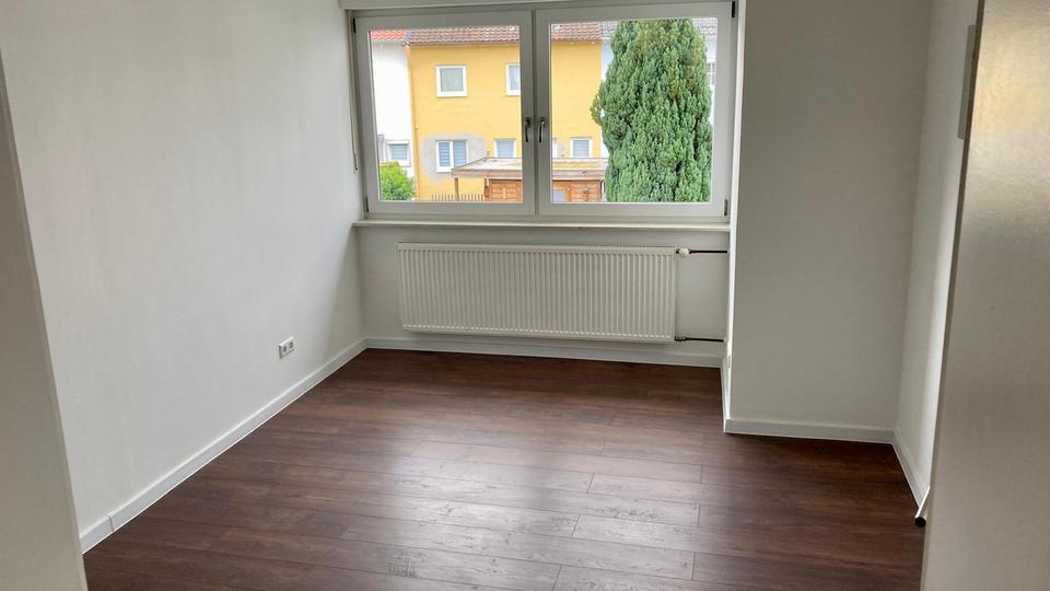 Reihenhaus Dingolfing - 3 Zimmer, 100 m&sup2;, 1.300&euro; | Angebot:26623750