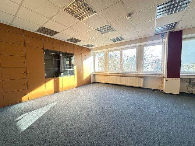 Gewerbeobjekt Landshut Industriegebiet - 1 Zimmer, 158 m&sup2;, 1.600&euro; | Angebot:25687236