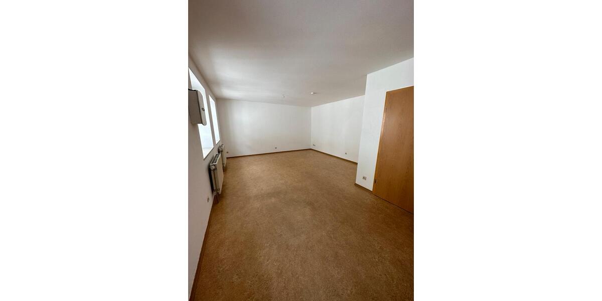Hochparterre Rottenburg an der Laaber - 1 Zimmer, 40 m&sup2;, 490&euro; | Angebot:26635423