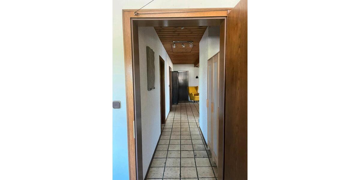 Etagenwohnung Niederaichbach - 4 Zimmer, 140 m&sup2;, 1.300&euro; | Angebot:26630185