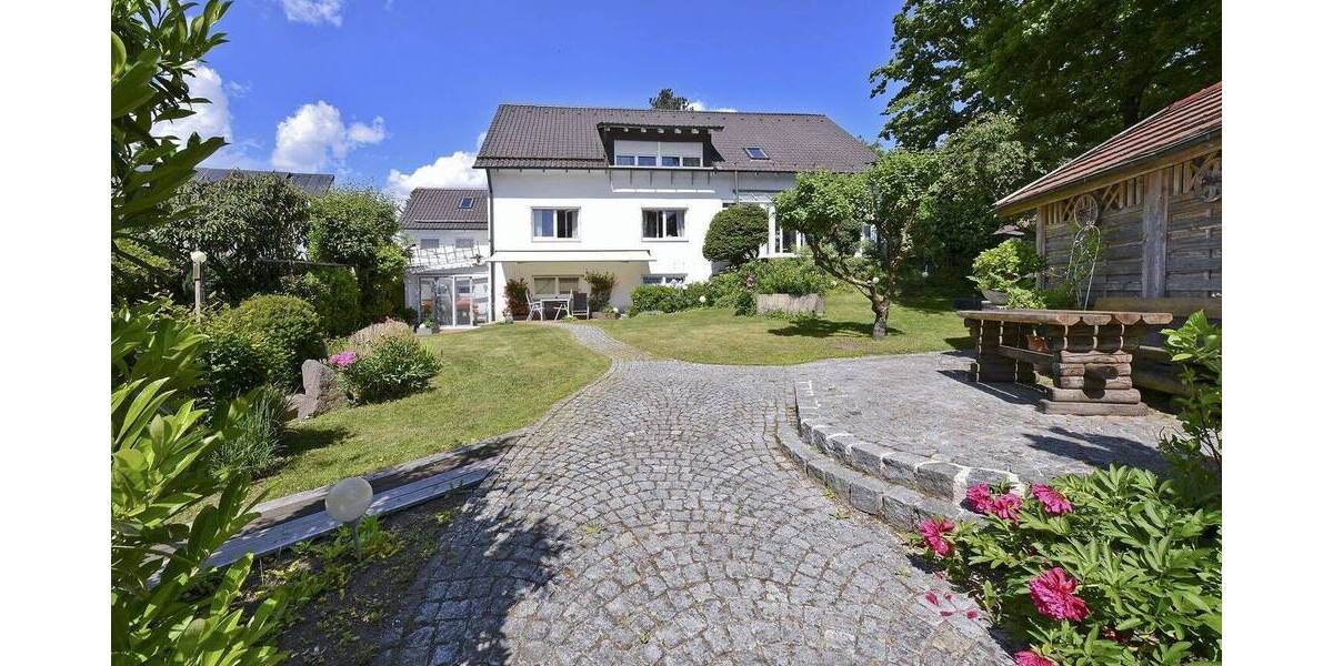 Einfamilienhaus Landshut Achdorf - 7 Zimmer, 350 m&sup2;, 1.150.000&euro; | Angebot:25743789