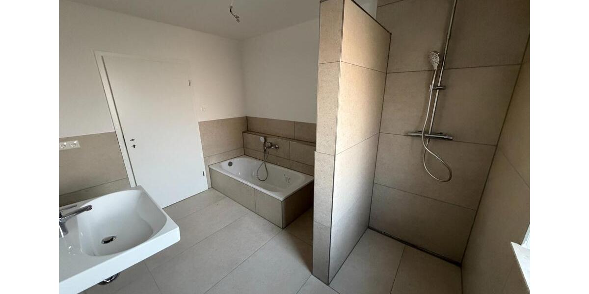 Etagenwohnung Dingolfing - 4.5 Zimmer, 116 m&sup2;, 1.300&euro; | Angebot:25857740