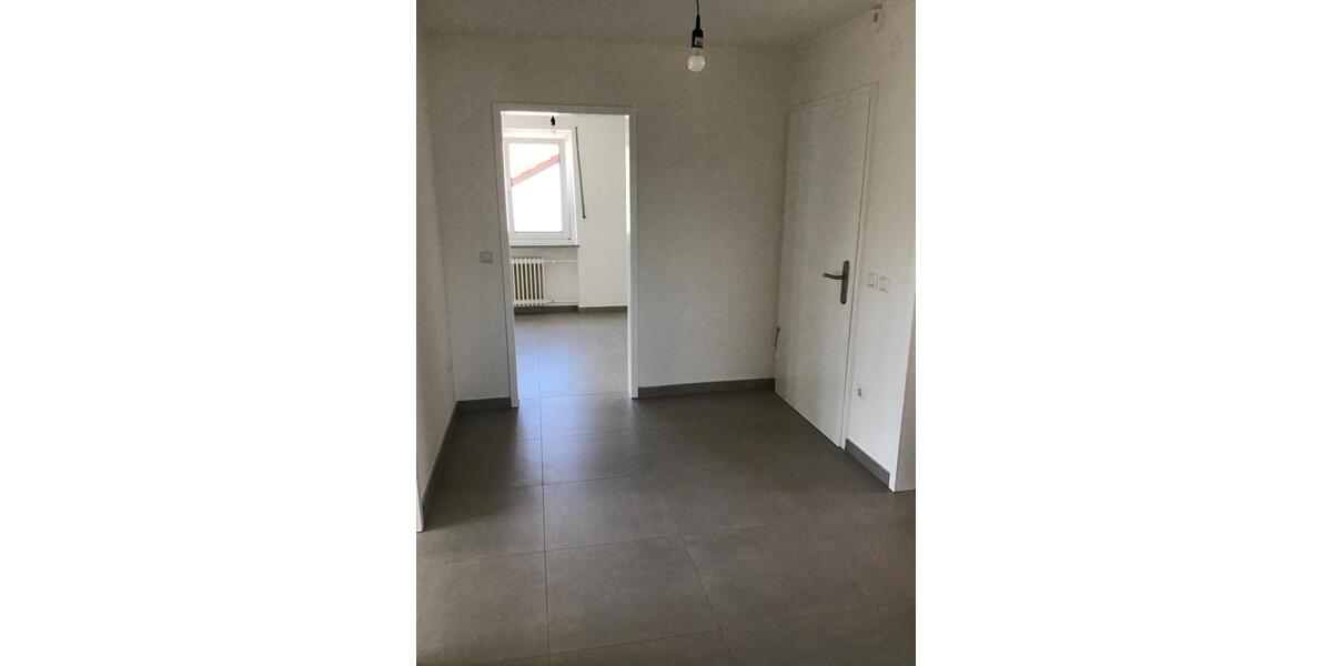 Etagenwohnung Kumhausen - 4 Zimmer, 85 m&sup2;, 1.250&euro; | Angebot:27612583