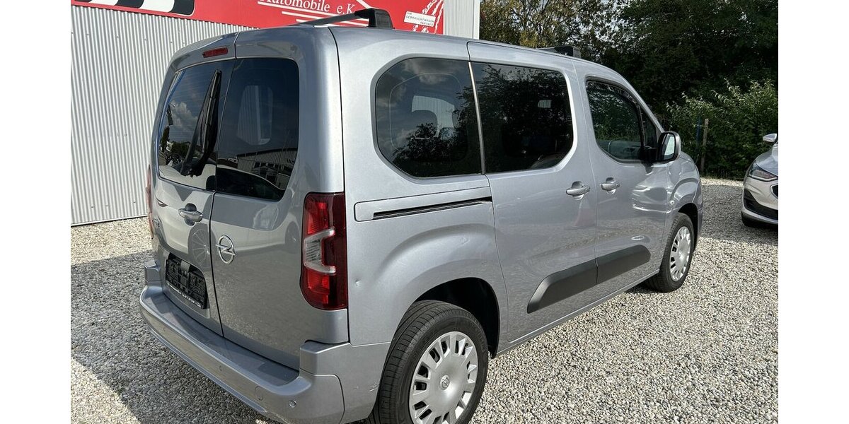 Opel Combo 1.2i Edition 1.HAND Tempomat DAB PDC 54.200 km 15.850 &euro; Altdorf 84032