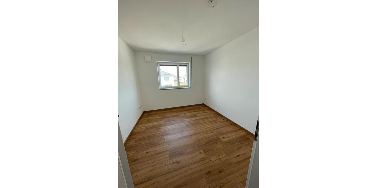 Etagenwohnung Kumhausen - 4 Zimmer, 104 m&sup2;, 1.300&euro; | Angebot:26604798