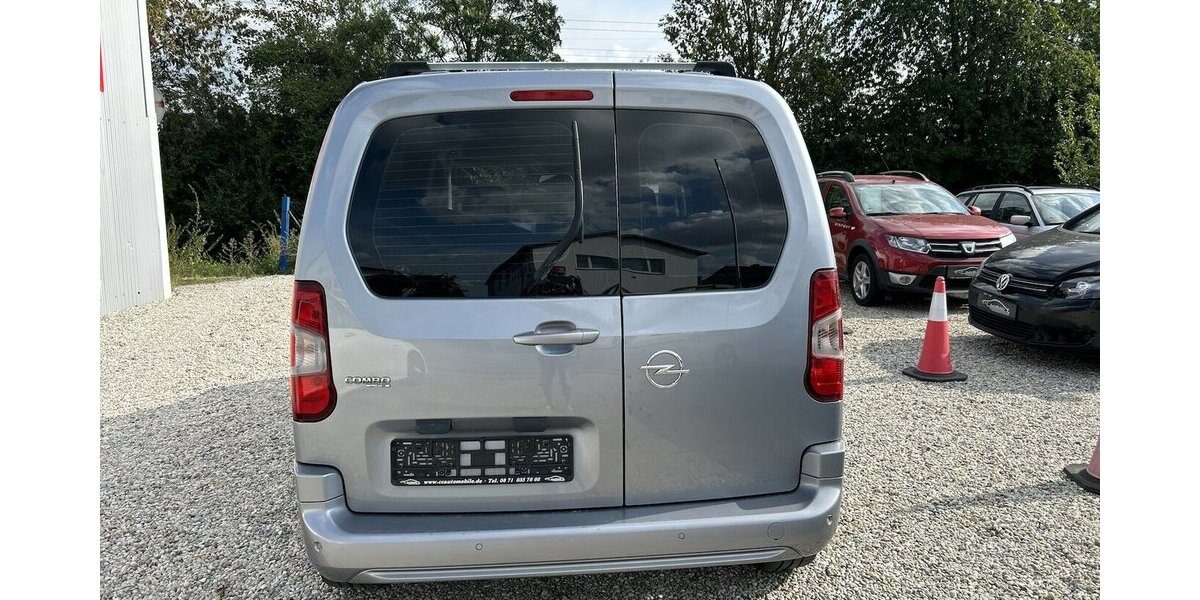 Opel Combo 1.2i Edition 1.HAND Tempomat DAB PDC 54.200 km 15.850 &euro; Altdorf 84032