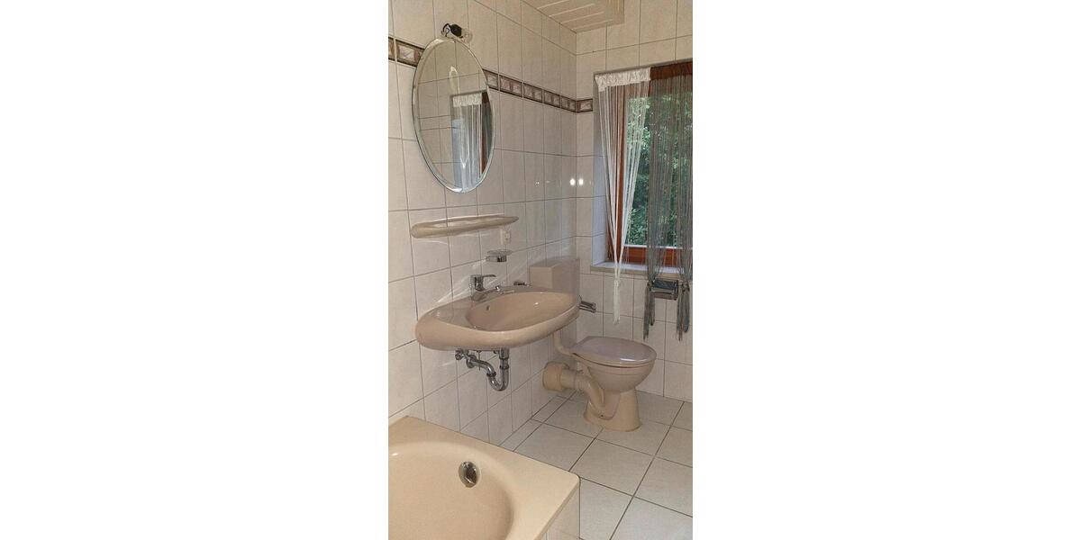 Dachgeschoßwohnung Mallersdorf-Pfaffenberg Pfaffenberg - 4 Zimmer, 94 m&sup2;, 700&euro; | Angebot:27576998