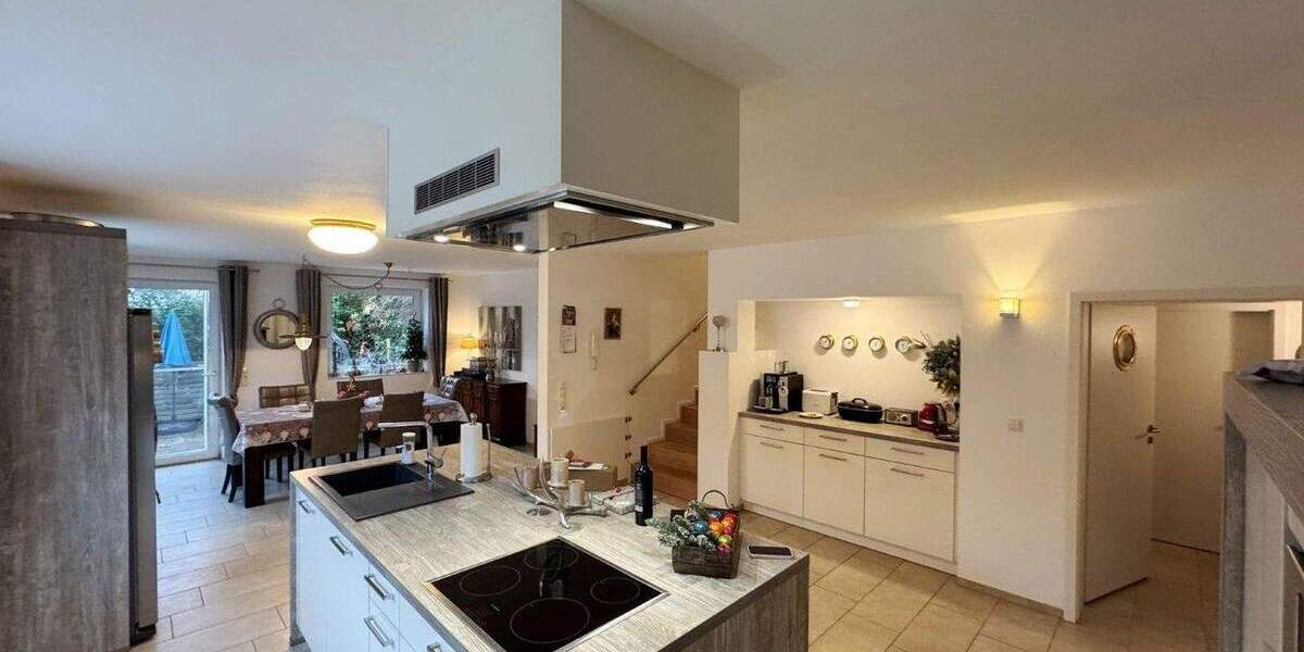 Einfamilienhaus Landshut Achdorf - 7 Zimmer, 215 m&sup2;, 1.250.000&euro; | Angebot:25666030