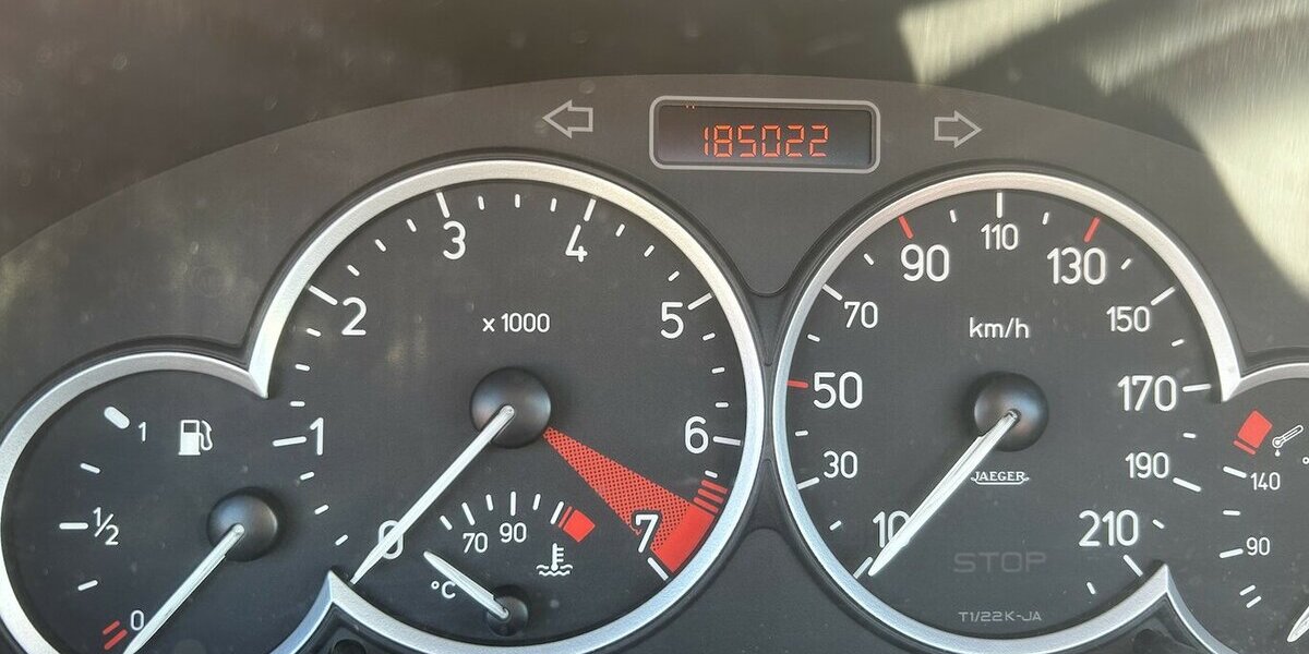 Peugeot 206 CC Platinum Leder Klima SHZ 185.000 km 1.450 &euro; Altdorf 84032