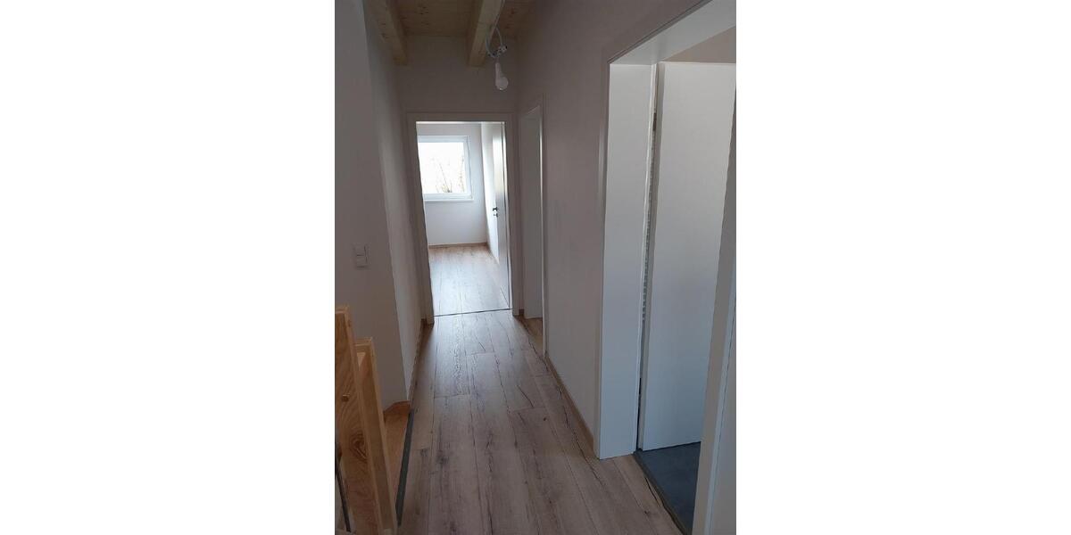 Doppelhaushälfte Geisenhausen - 6 Zimmer, 126 m&sup2;, 1.760&euro; | Angebot:25756178