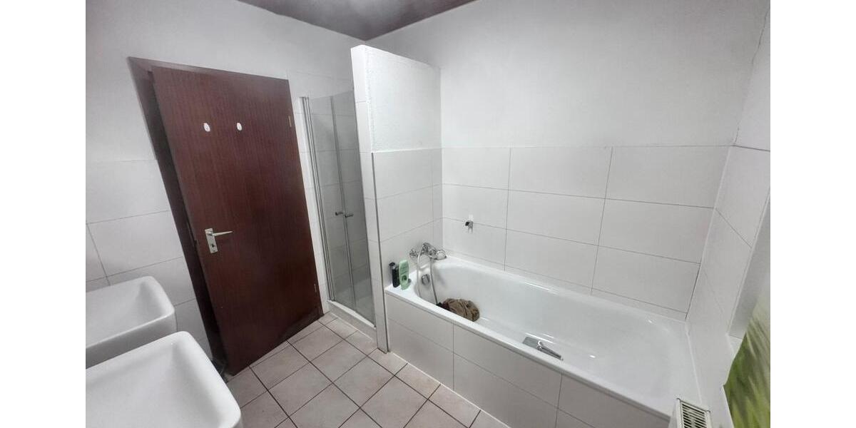 Einfamilienhaus Essenbach - 5 Zimmer, 250 m&sup2;, 2.100&euro; | Angebot:26340530