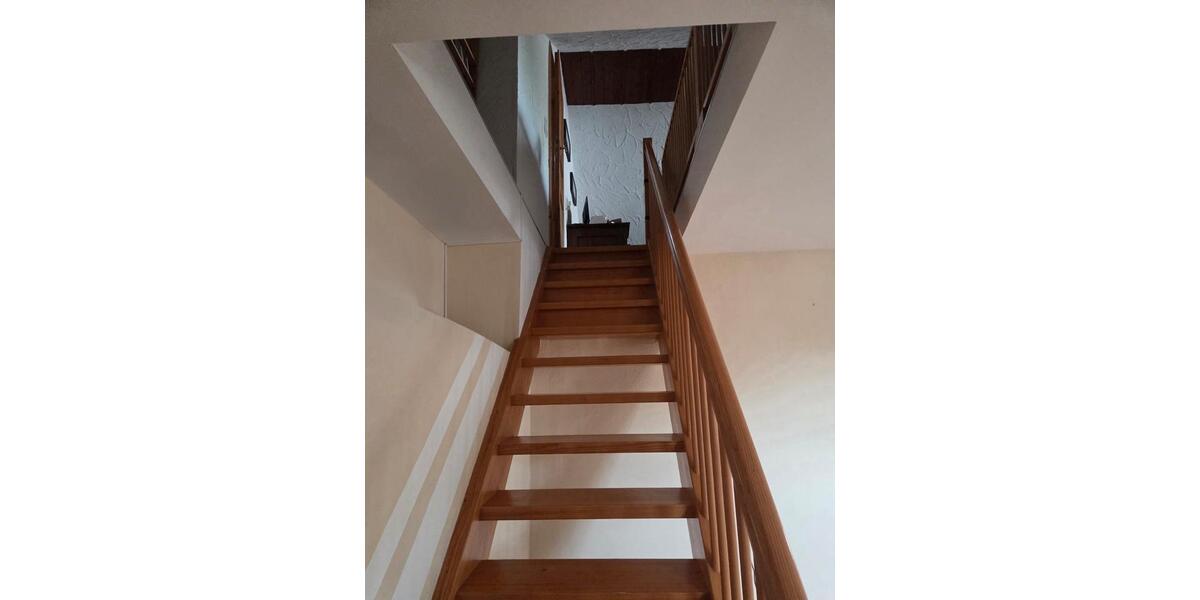 Etagenwohnung Mengkofen - 4 Zimmer, 100 m&sup2;, 900&euro; | Angebot:26626316