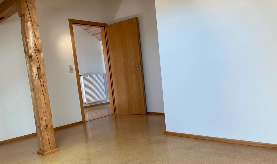 Dachgeschoßwohnung Bodenkirchen - 3 Zimmer, 75 m&sup2;, 780&euro; | Angebot:25353329