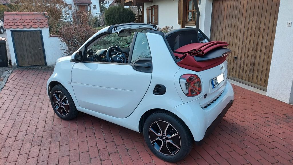Smart ForTwo 9.096 km 15.999 &euro; Tiefenbach 84184