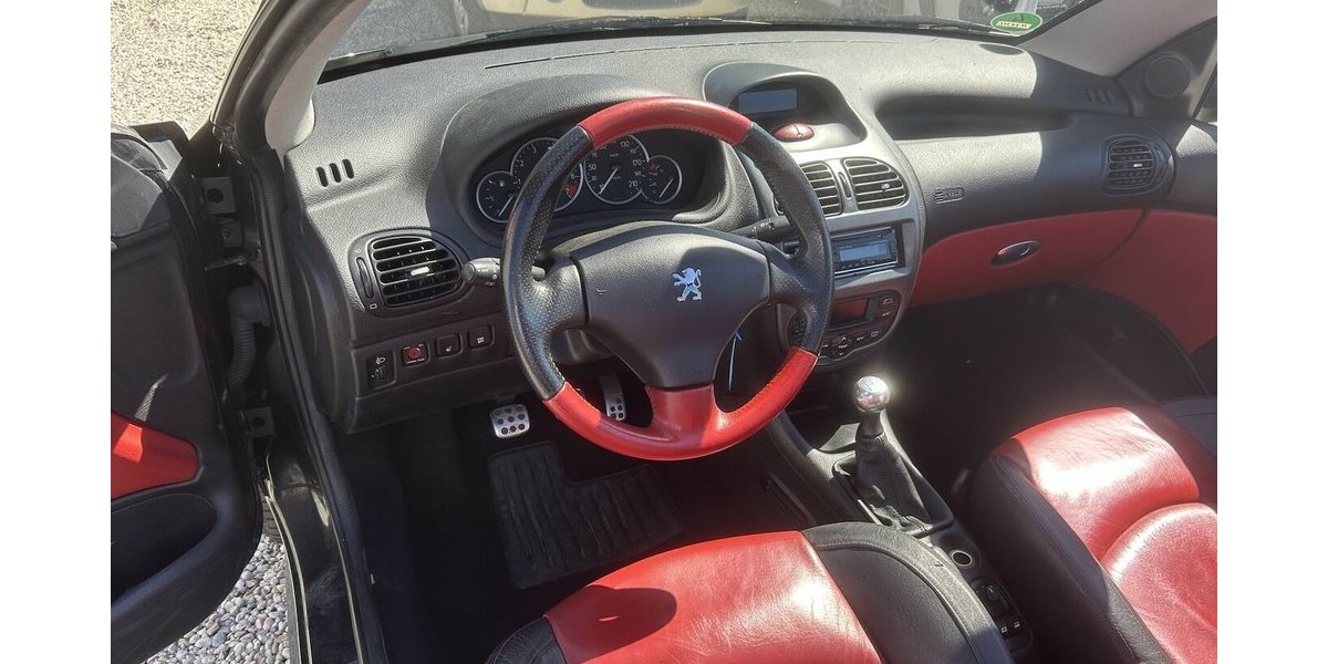 Peugeot 206 CC Platinum Leder Klima SHZ 185.000 km 1.450 &euro; Altdorf 84032