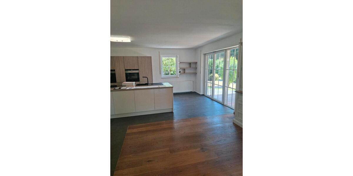 Einfamilienhaus Bruckberg - 6 Zimmer, 140 m&sup2;, 1.950&euro; | Angebot:27553232