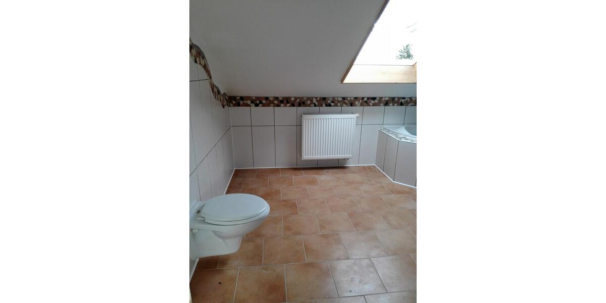 Dachgeschoßwohnung Frontenhausen - 3 Zimmer, 70 m&sup2;, 660&euro; | Angebot:27588915