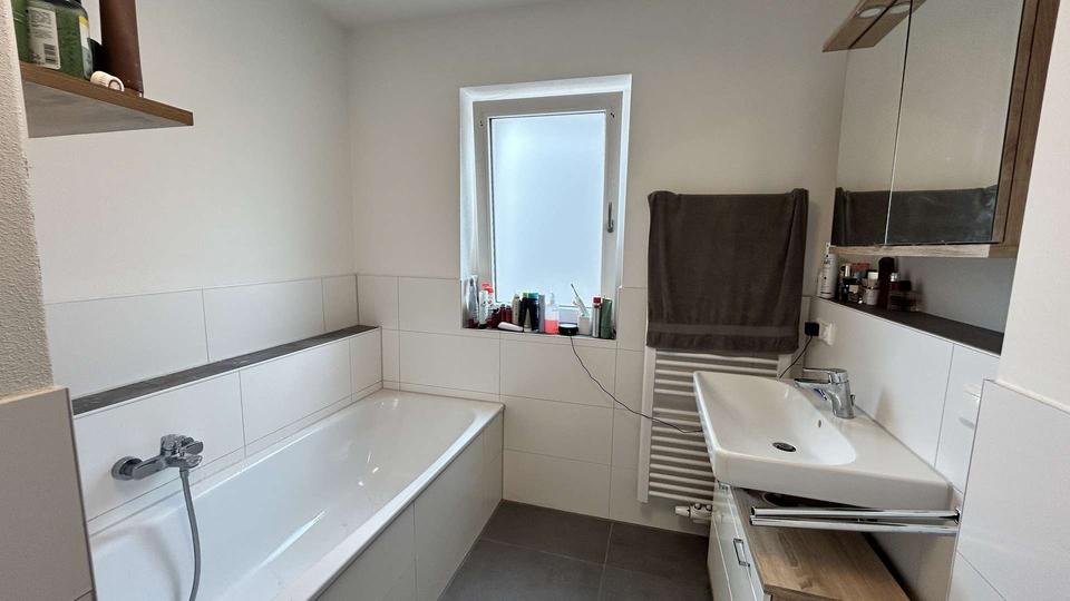 Etagenwohnung Mengkofen - 4 Zimmer, 88 m&sup2;, 915&euro; | Angebot:26533456