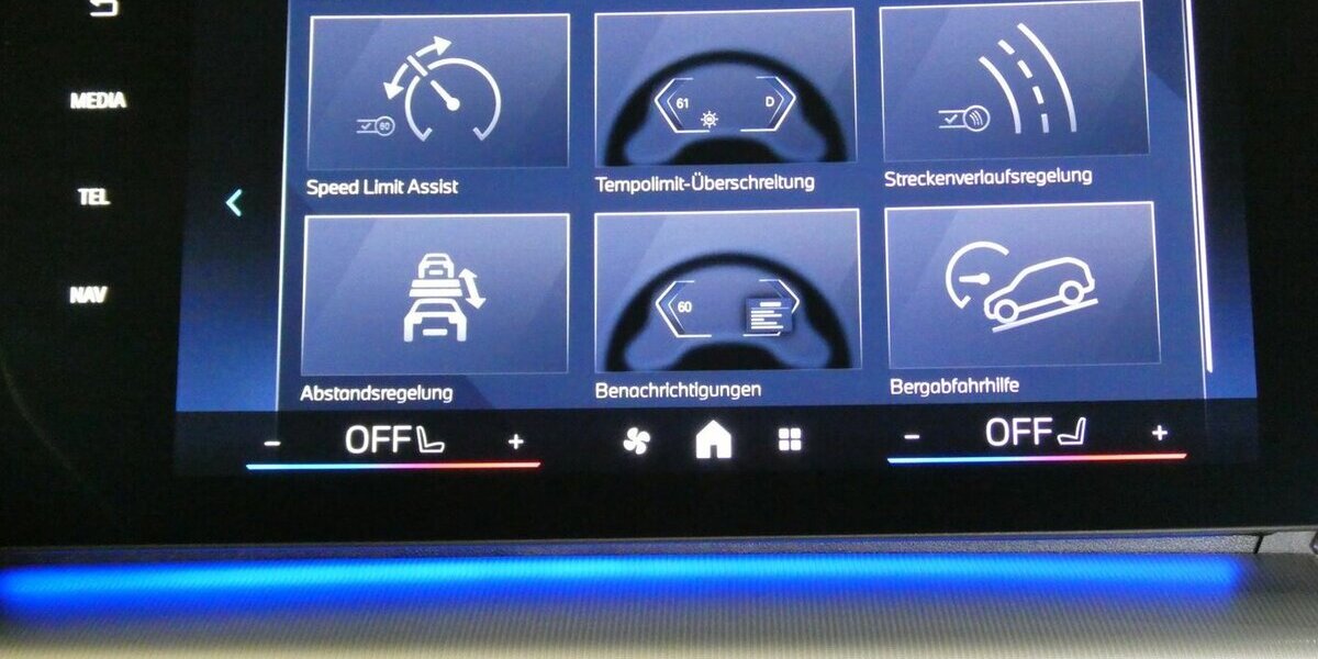 BMW X1 20d xDrive x-Line AHK,Leder,Driv.Ass.Plus 19.600 km 38.990 &euro; Landshut 84030