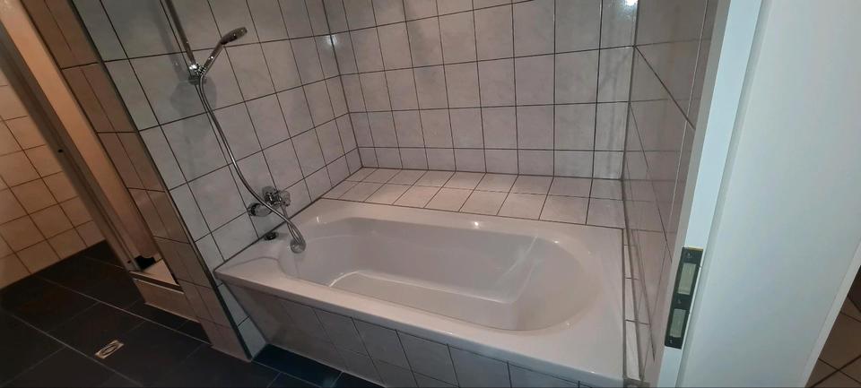 Etagenwohnung Dorfen - 4 Zimmer, 100 m&sup2;, 1.500&euro; | Angebot:25875109