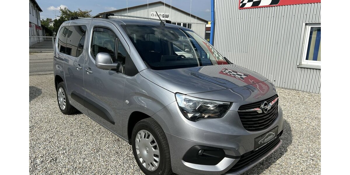 Opel Combo 1.2i Edition 1.HAND Tempomat DAB PDC 54.200 km 15.850 &euro; Altdorf 84032