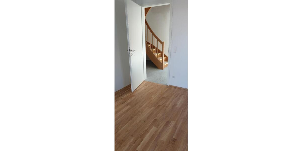 Reihenhaus Dingolfing - 2 Zimmer, 93 m&sup2;, 360.000&euro; | Angebot:26089010