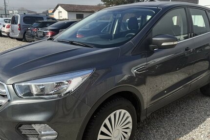 Ford Kuga 2.0 TDCI 4x4 Automatik Sitzheizung Keyless 254.000 km 6.990 &euro; Altdorf 84032