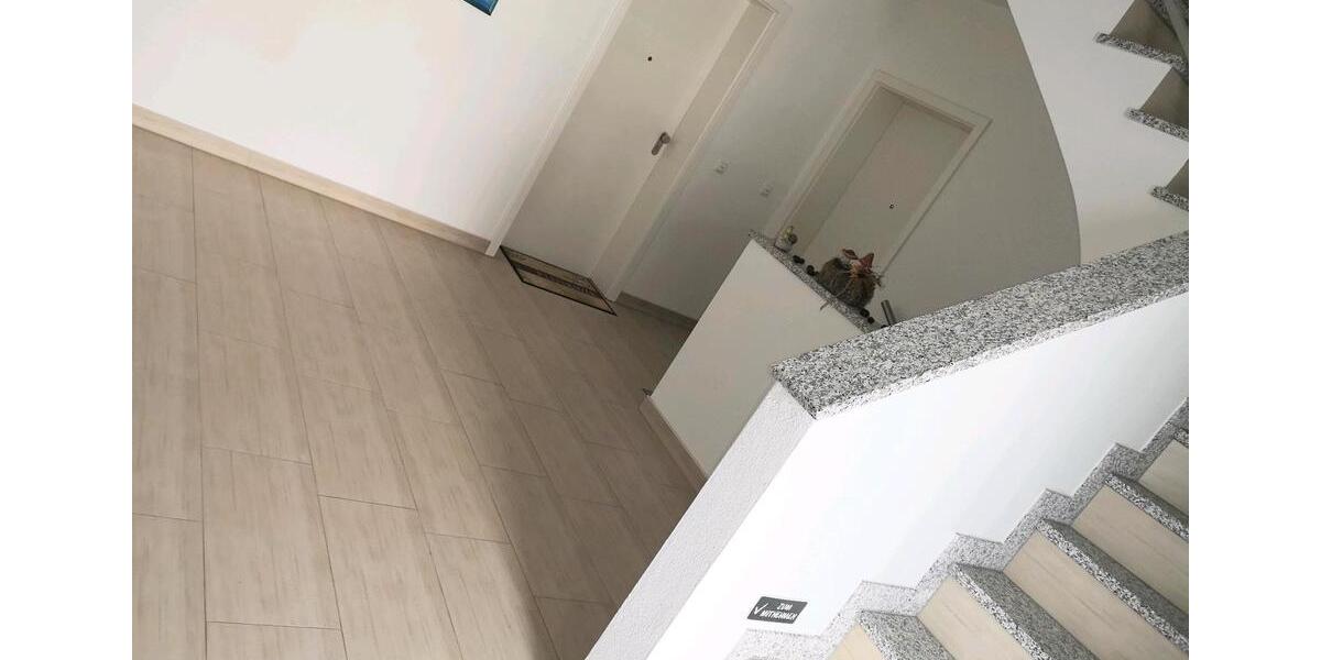 Etagenwohnung Rottenburg an der Laaber - 4 Zimmer, 99 m&sup2;, 1.120&euro; | Angebot:25830939