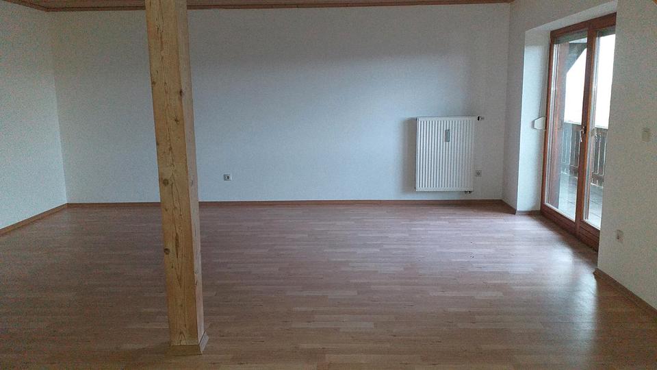 Dachgeschoßwohnung Mallersdorf-Pfaffenberg Pfaffenberg - 4 Zimmer, 94 m&sup2;, 700&euro; | Angebot:27576998