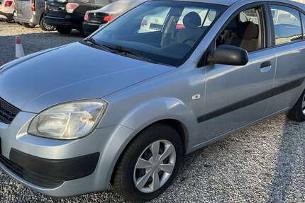 Kia Rio 136.900 km 2.500 &euro; Altdorf/Landshut 84032