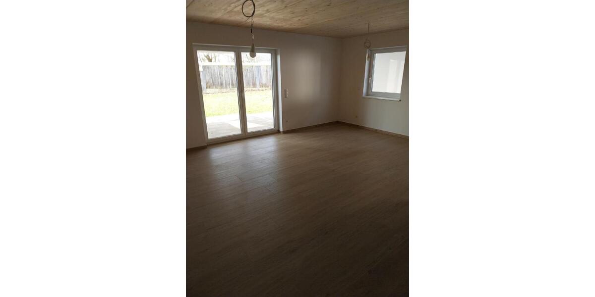 Doppelhaushälfte Geisenhausen - 6 Zimmer, 126 m&sup2;, 1.760&euro; | Angebot:25756178