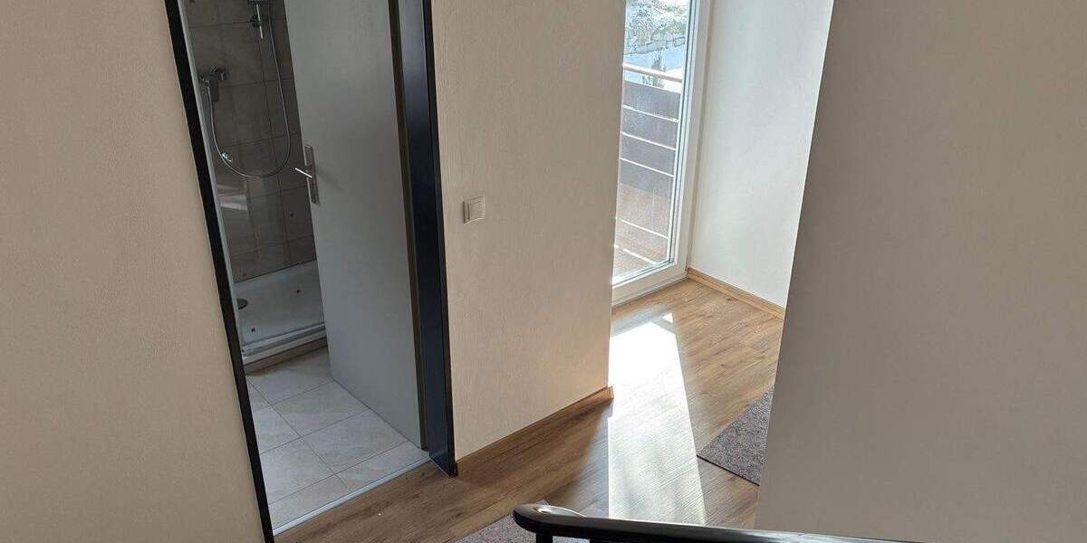 Doppelhaushälfte Landshut Achdorf - 5 Zimmer, 165 m&sup2;, 1.950&euro; | Angebot:25778846