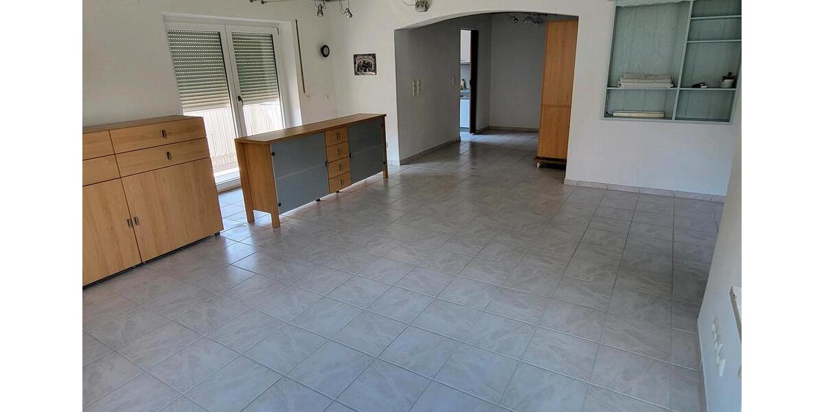 Etagenwohnung Moosthenning - 4 Zimmer, 130 m&sup2;, 1.250&euro; | Angebot:26630175