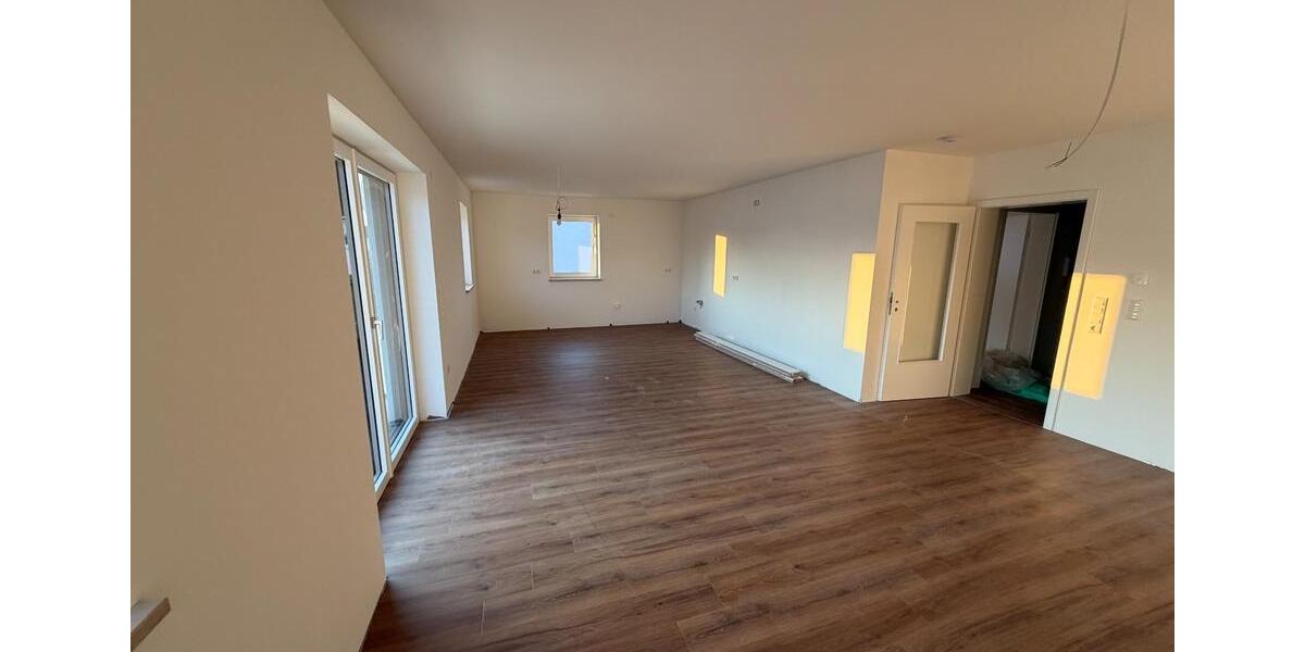 Etagenwohnung Dingolfing - 4.5 Zimmer, 116 m&sup2;, 1.300&euro; | Angebot:25857740