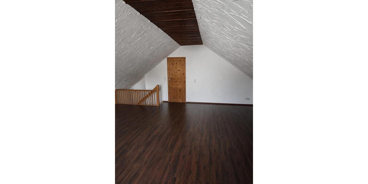 Etagenwohnung Mengkofen - 4 Zimmer, 100 m&sup2;, 900&euro; | Angebot:26626316
